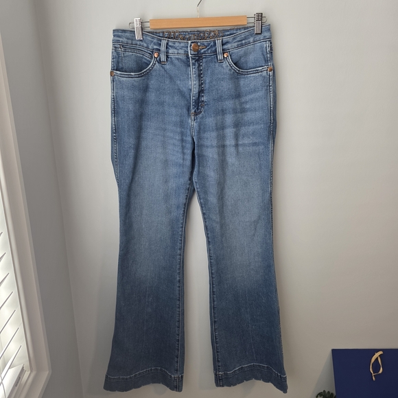 Wrangler Women's Boot Cut Jeans in Light Blue - Picture 4 of 16